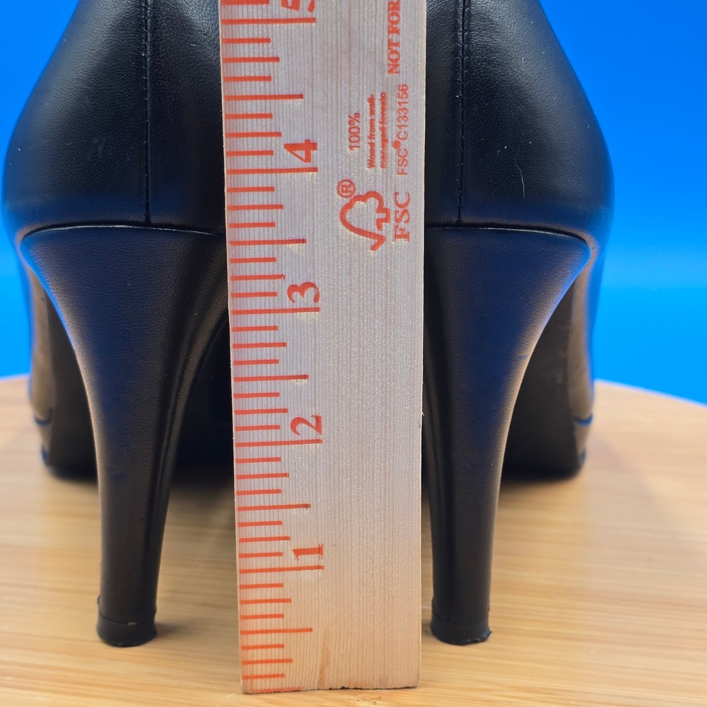 Carisima Italy Black Leather Pom Pom‎ Platform Pumps Heels Size 9 Almond Toe 4" - Picture 3 of 10